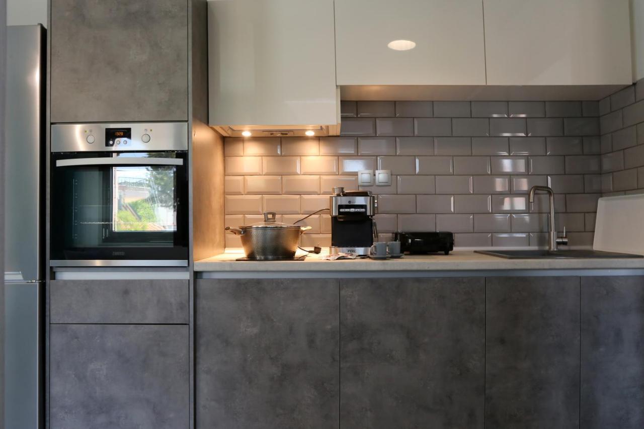 Street 90 Luxury Apartment Keramoti  Exterior photo